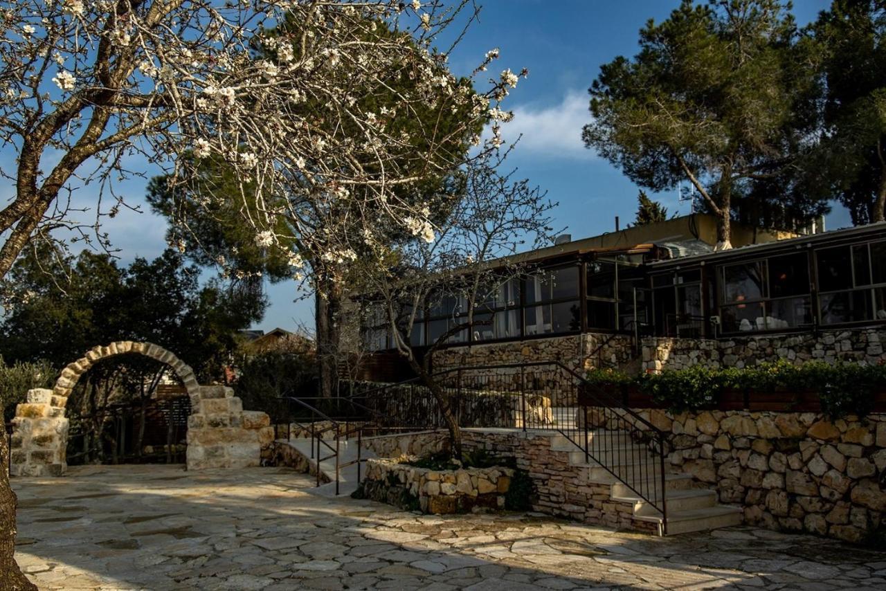 Logos Hotel In ياد حشمورة المظهر الخارجي الصورة